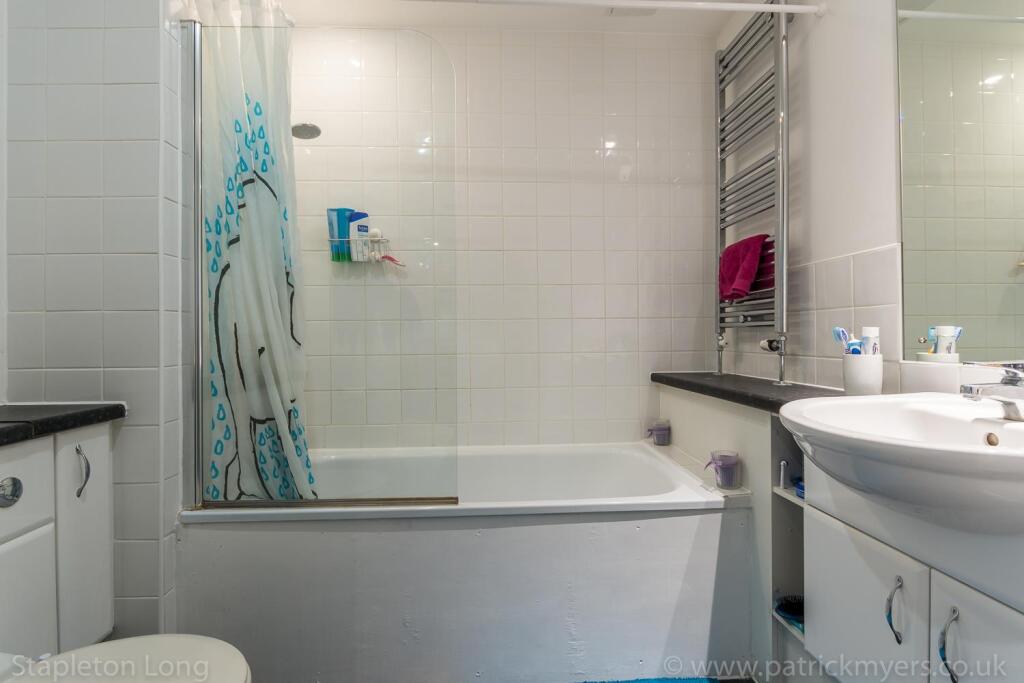 Flat 11, 82 Elder Road-8.jpg