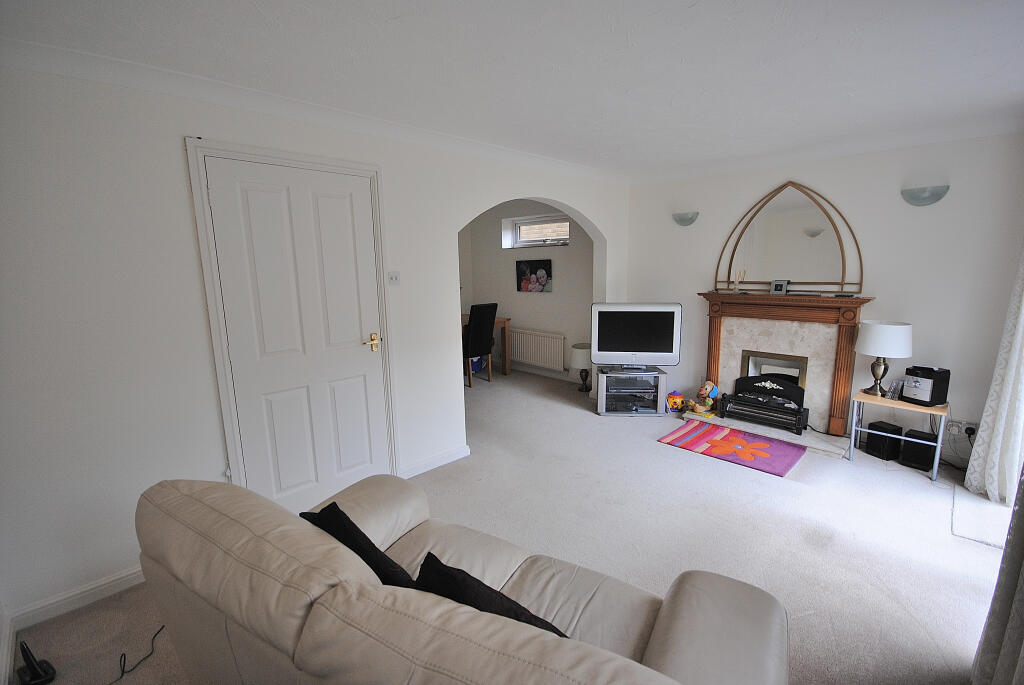 6 blenheim court lou