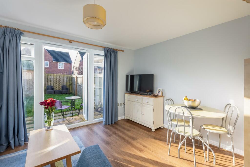 Woodlands Park 91 Reception Room-4.jpg