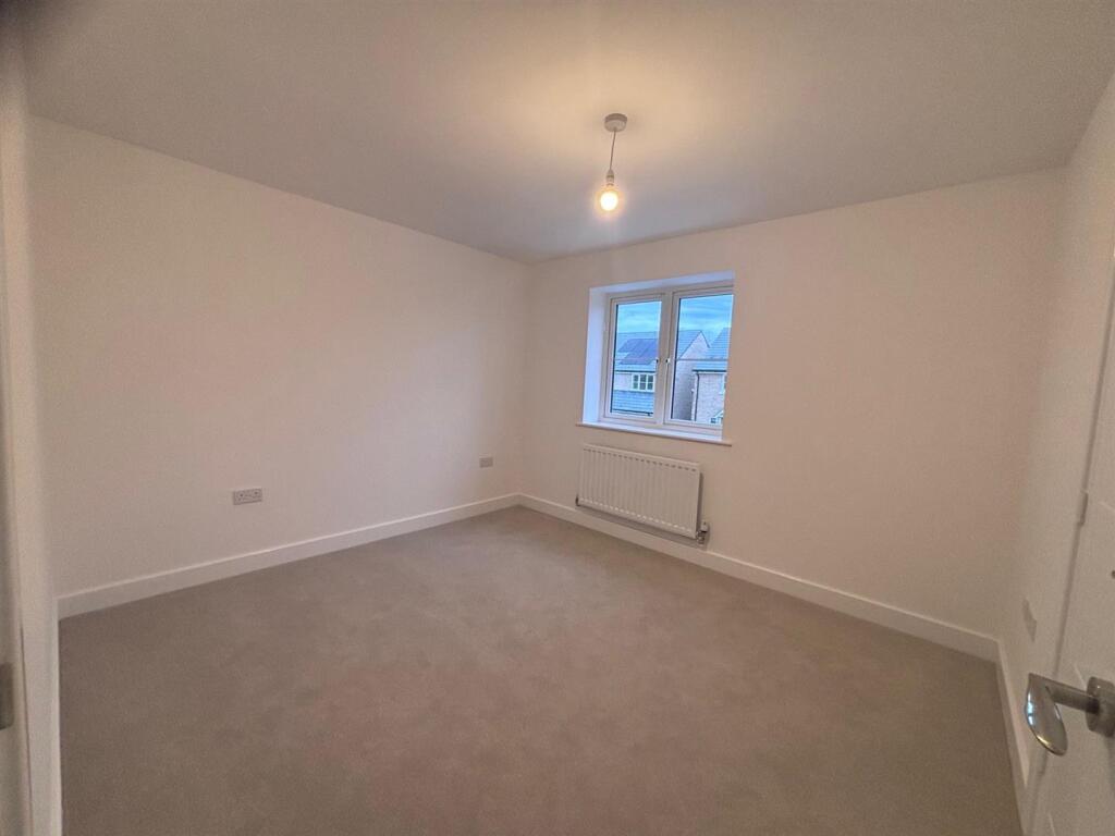 3 Stapleford Chase - PIC 04.jpg