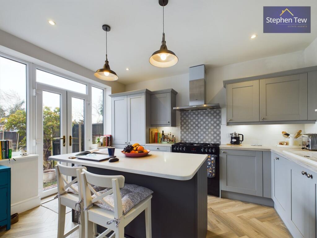 Kitchen/ Dining Room