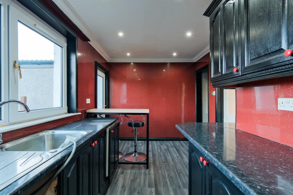 015-86 Omoa Road Cleland, ML1 5RE.jpg