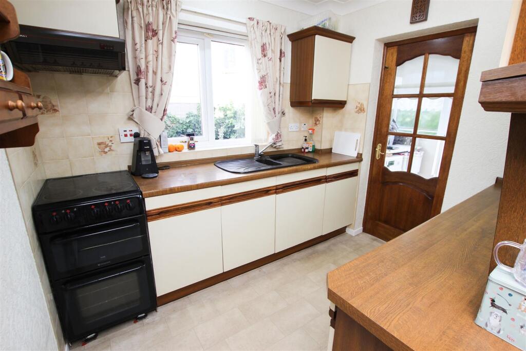 OPEN PLAN DINING KITCHEN