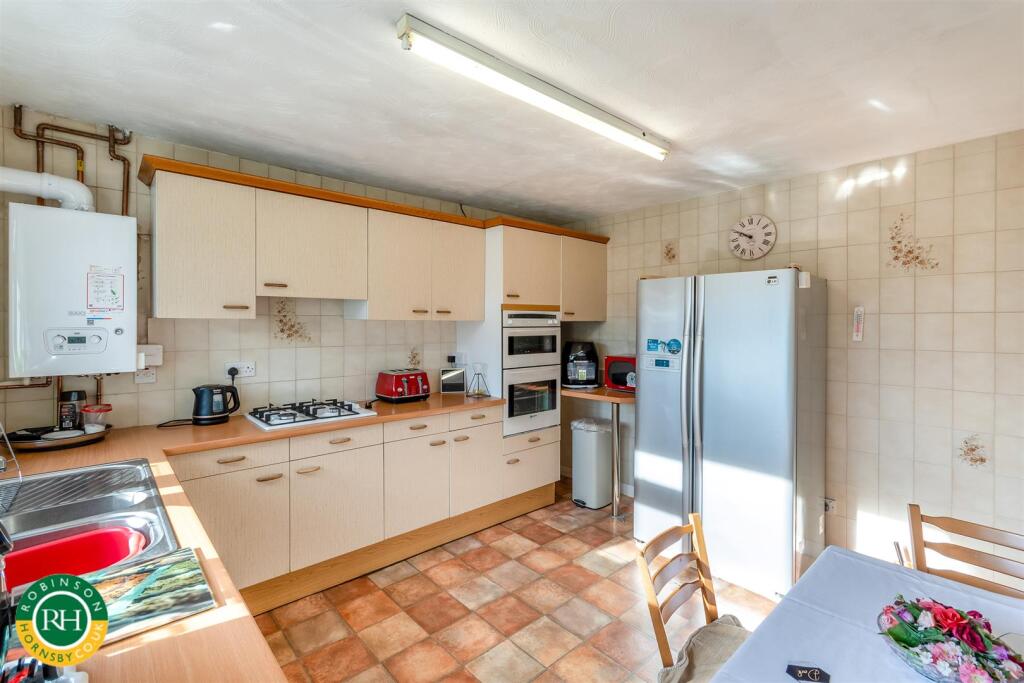 kitchen/breakfast room