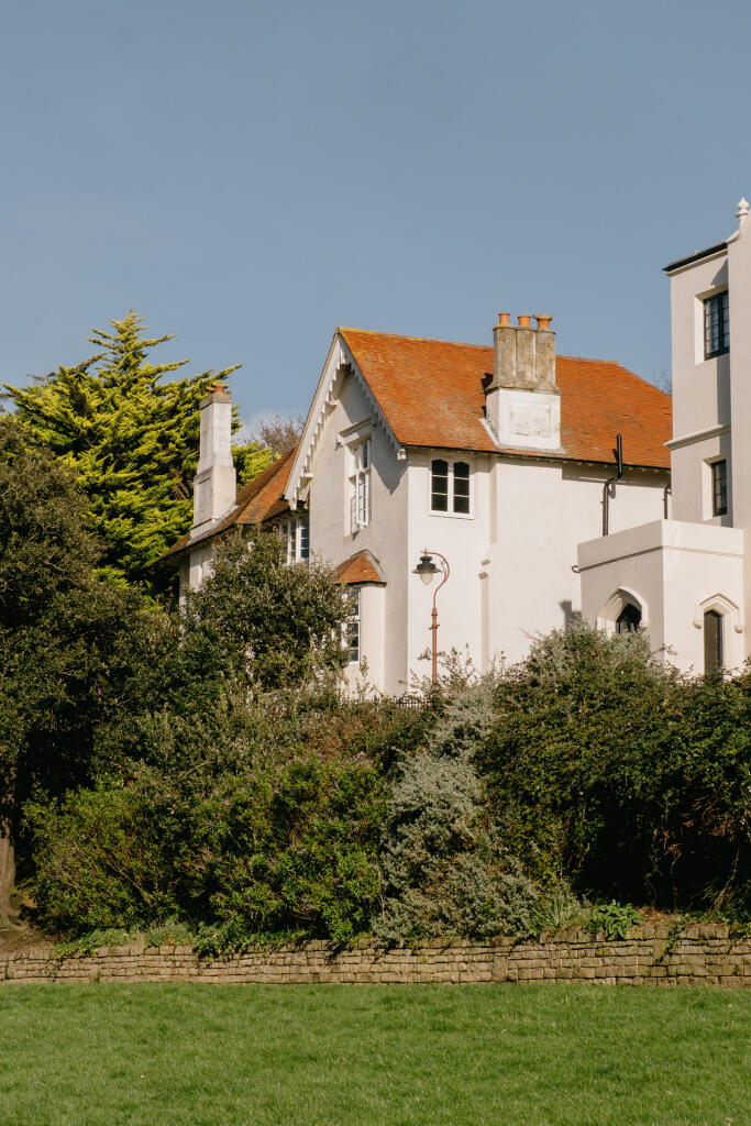 Croft-MazeHill-Hastings-Exterior