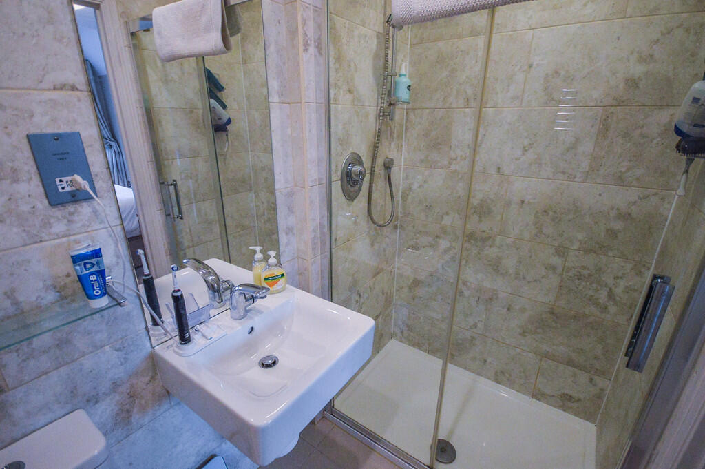 En Suite Shower R...