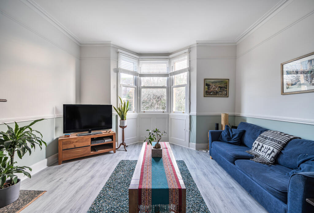 1392715-12-694570...