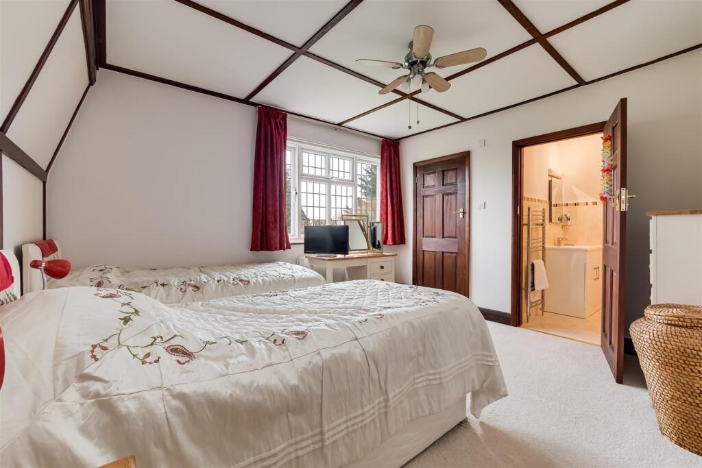 house-tudor-close-cheam-125.jpg