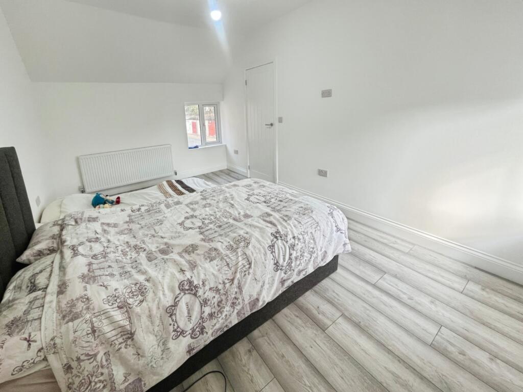 pbox-bedroom-344962.jpeg
