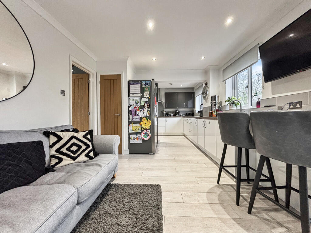 Kitchen/Family Ro...