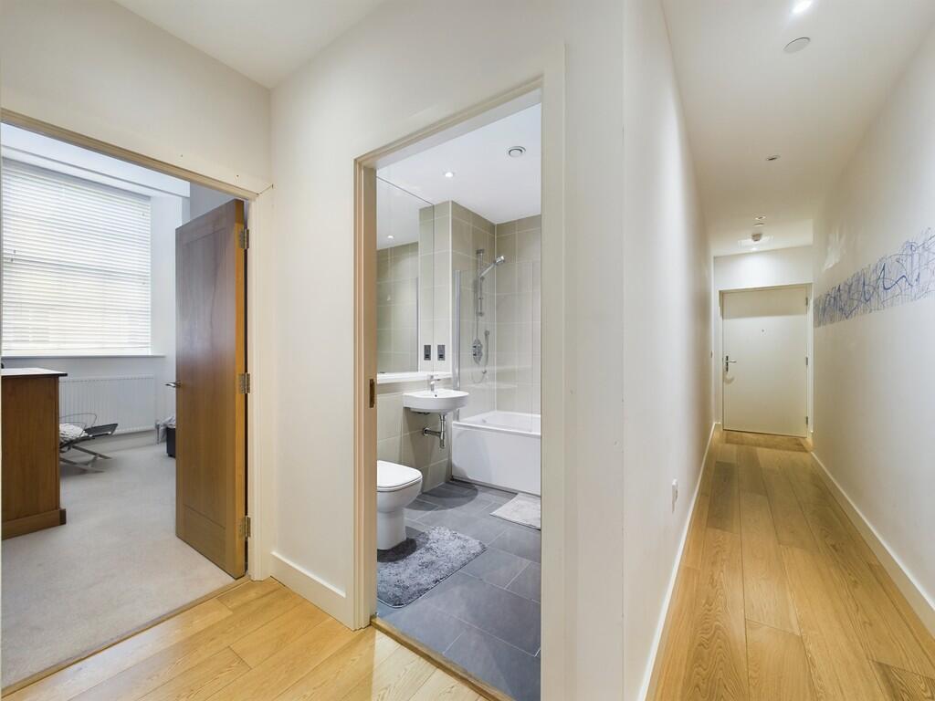 CAM02089G0-PR0401...