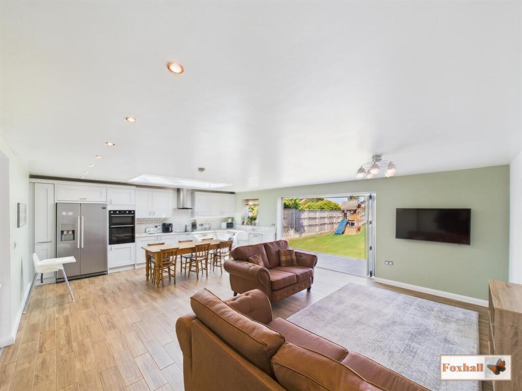 Kitchen / Living Area (Family Room)