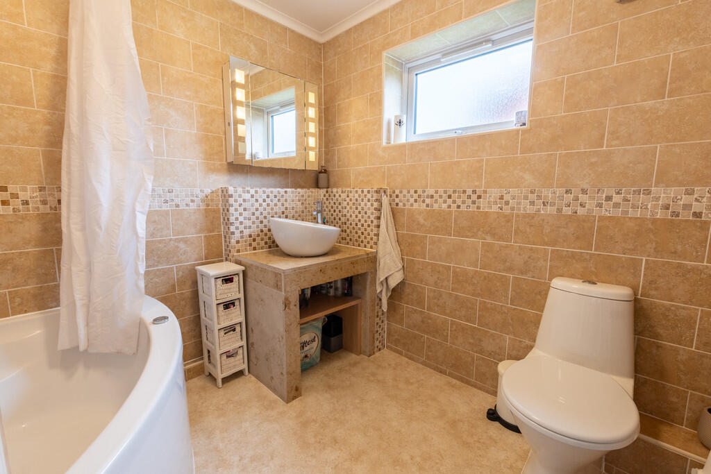 Bathroom 1A
