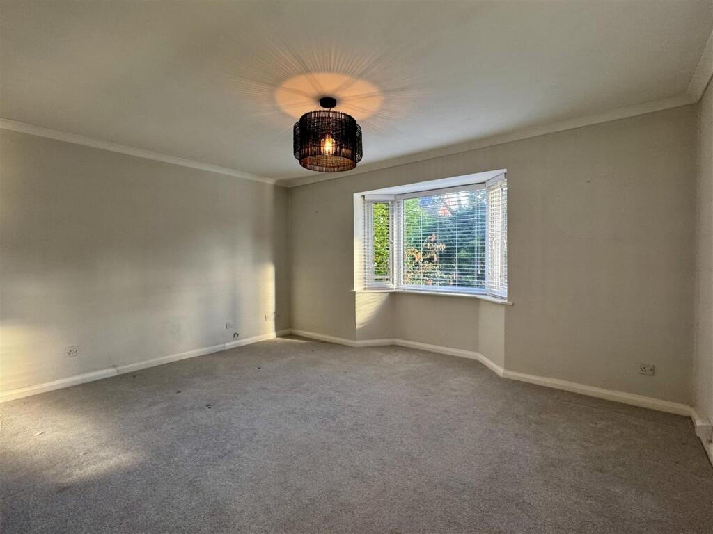 Bay Fronted living Room