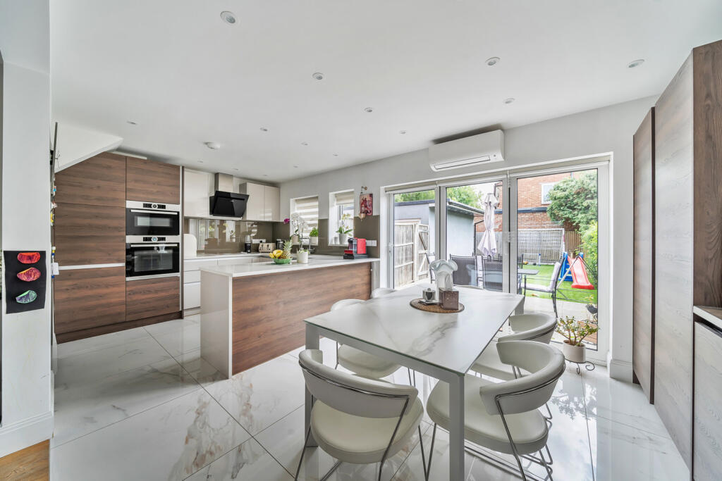 1299764-7-68308c9...