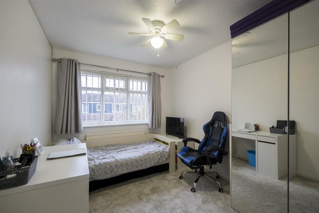 3 Abbots Way-021.JPG