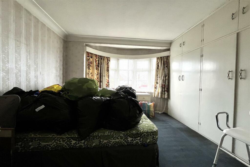 BEDROOM 2: