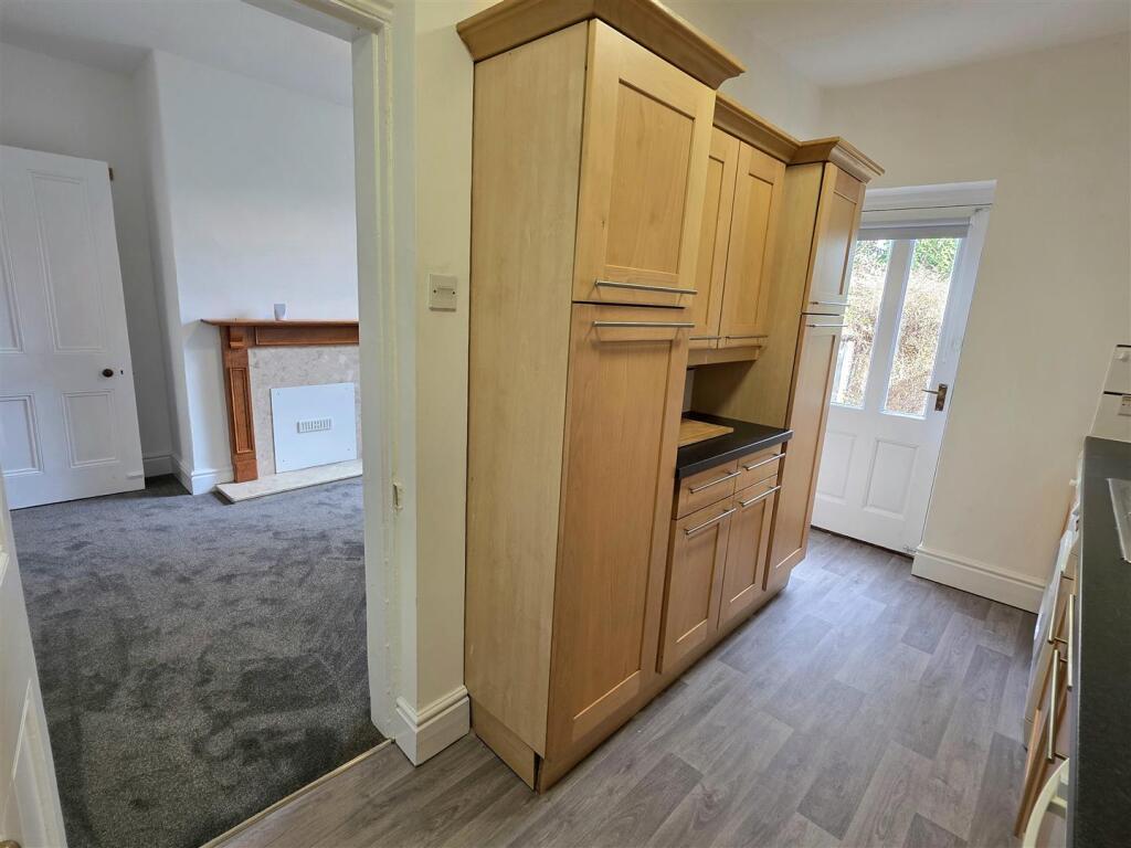 Kitchen/Rear Reception
