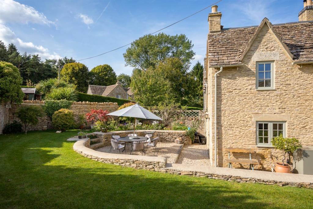 12 - St Anthony¿s Cottage - GL8 8TT - Web.jpg