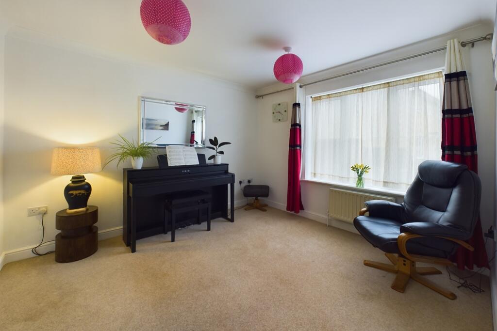 CAM02545G0-PR0334-STILL007