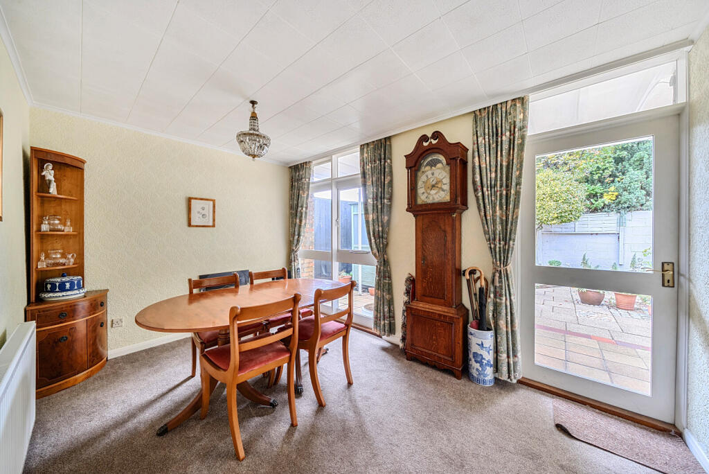 1371998-1-68f8f84...