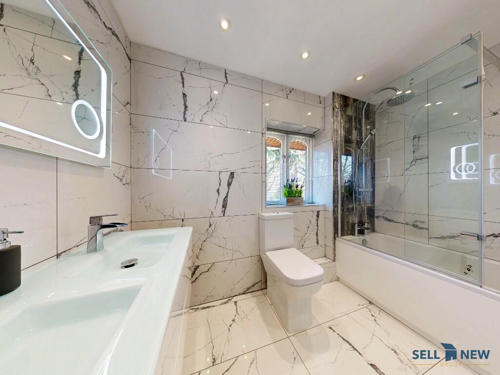 Bathroom suite