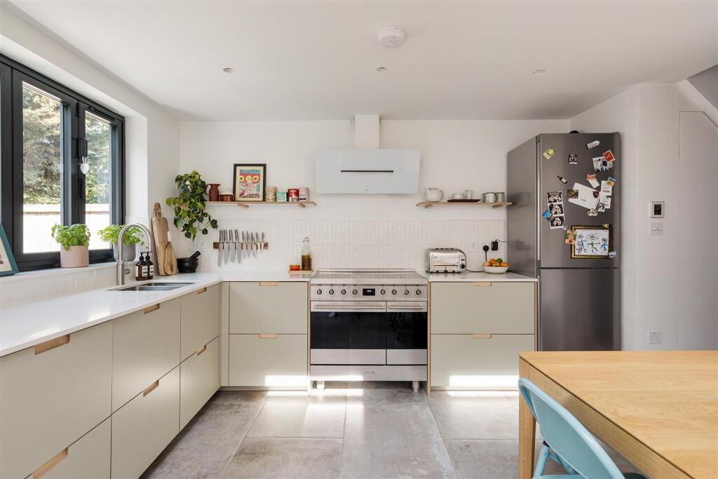 Haldan Road E4