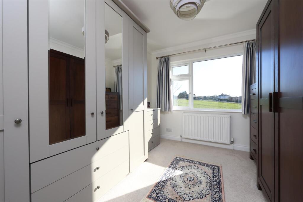 16 Silbury Rise 44.JPG