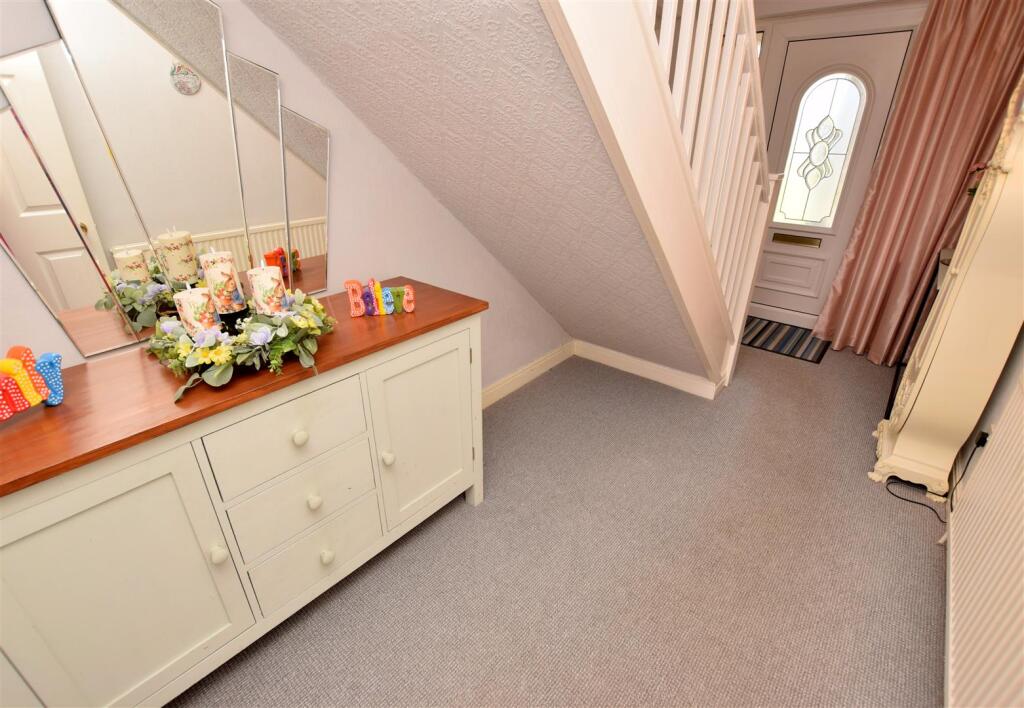 ENTRANCE PORCH