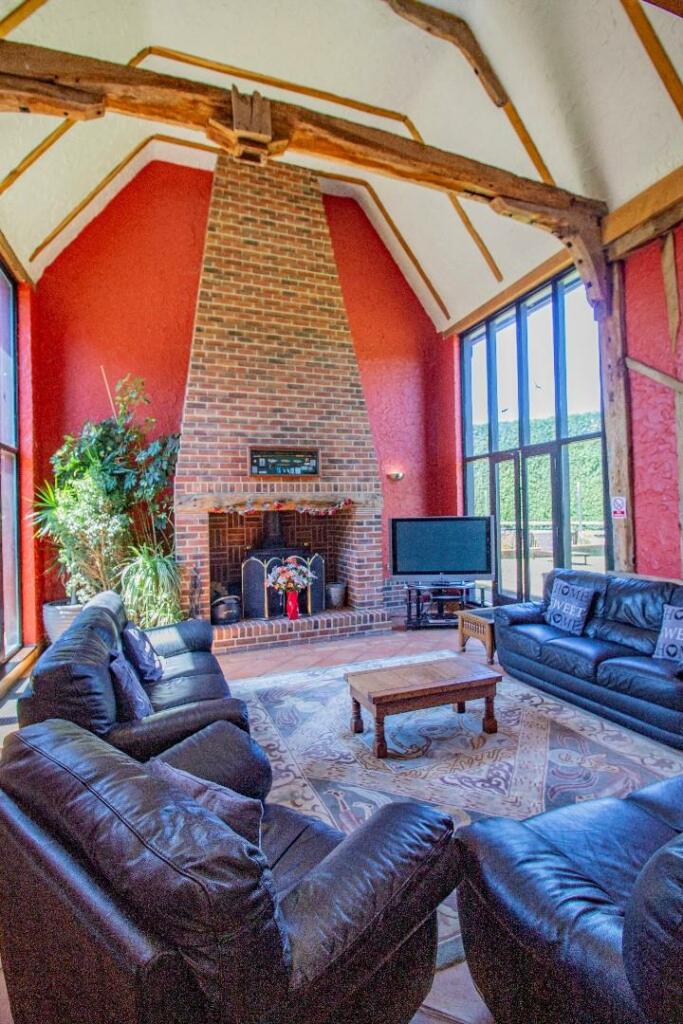 2 Clamp Farm Barns [Living Room] 01.jpg