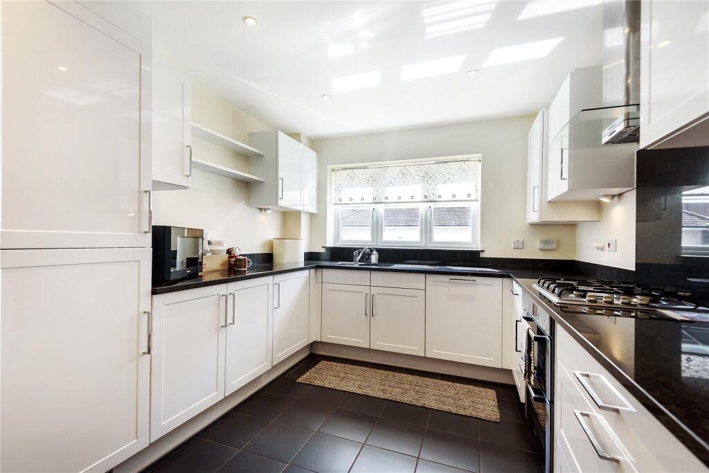 Kitchen/ Breakfast