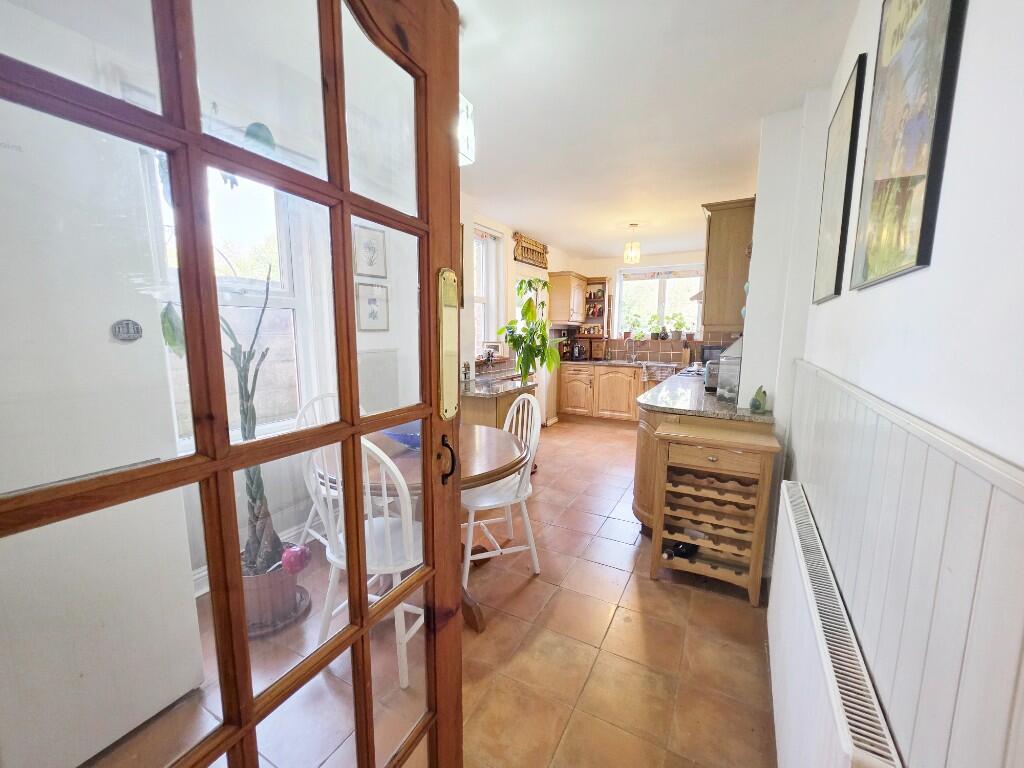 Door to 20ft Kitchen