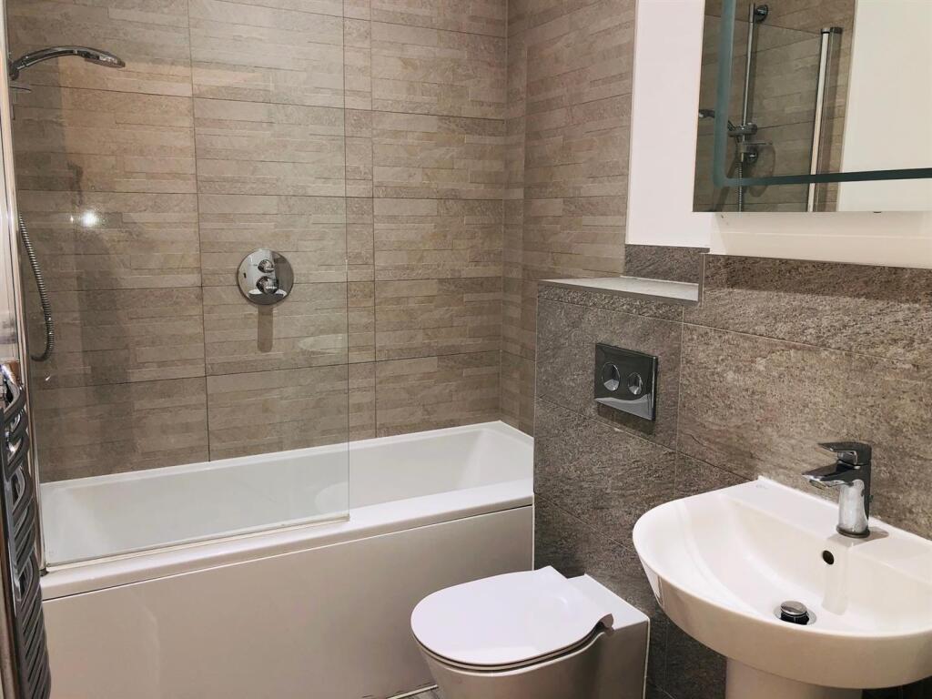 2 Bed two bath flat to rent in Harlow, Maxwellprop