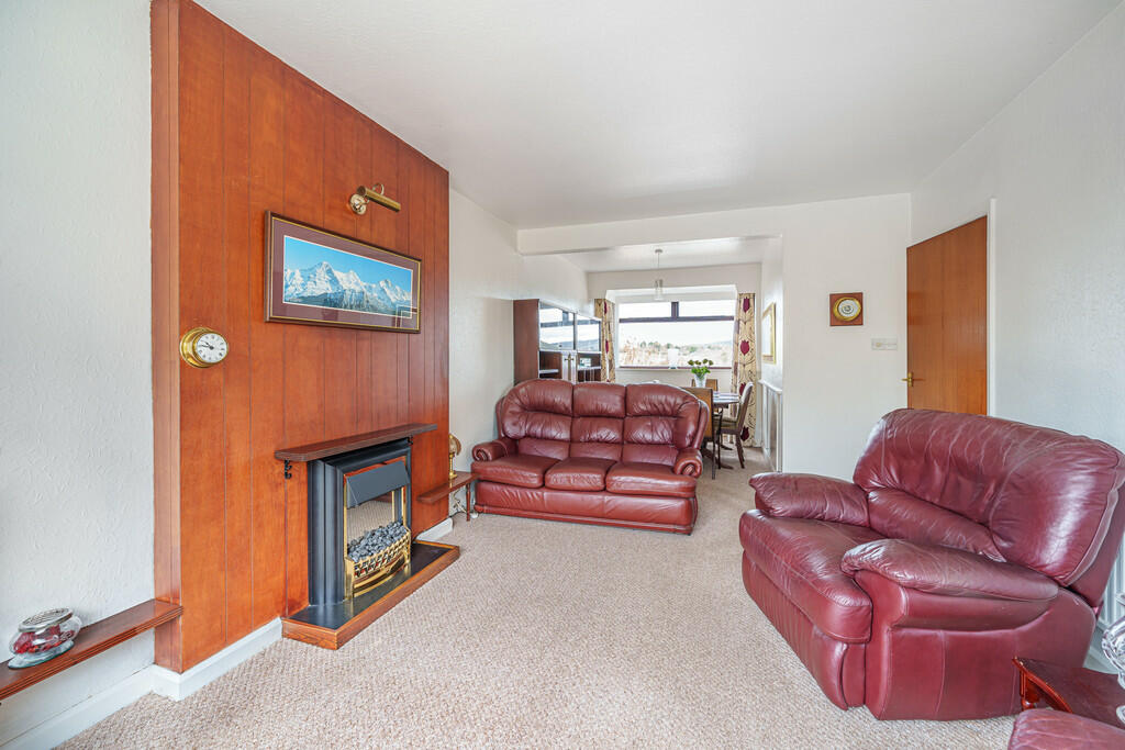Living / Dining R...