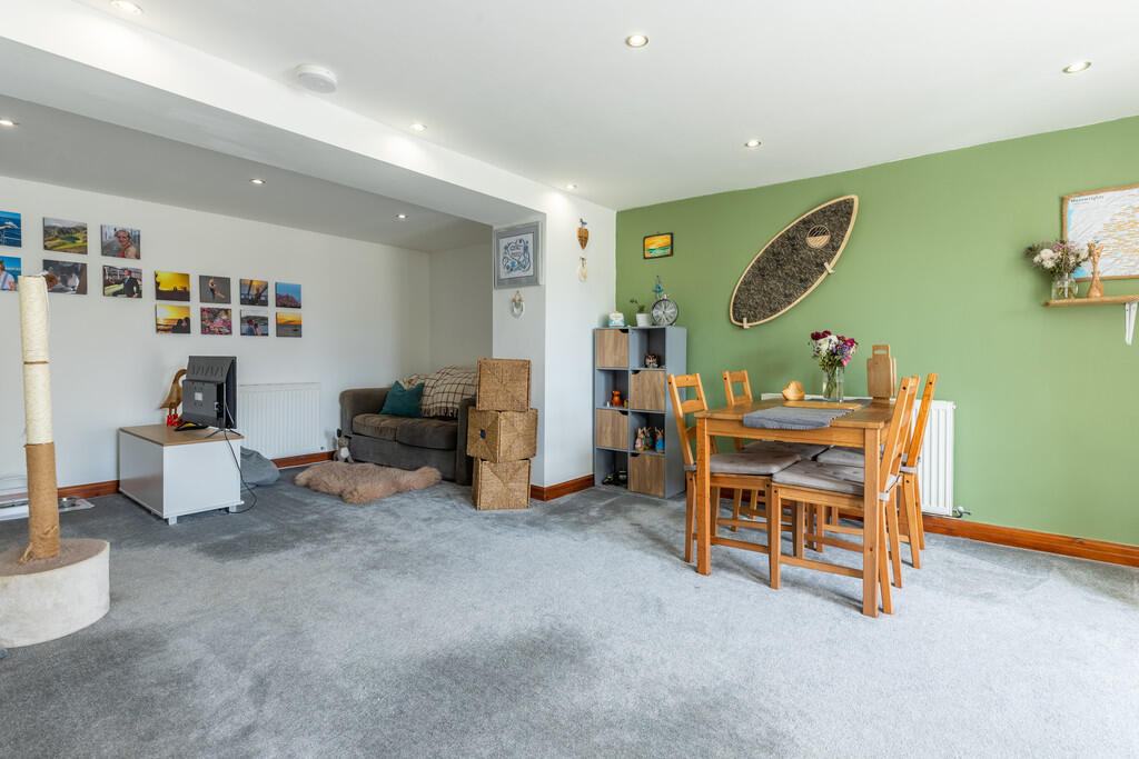 Open Plan Living/...