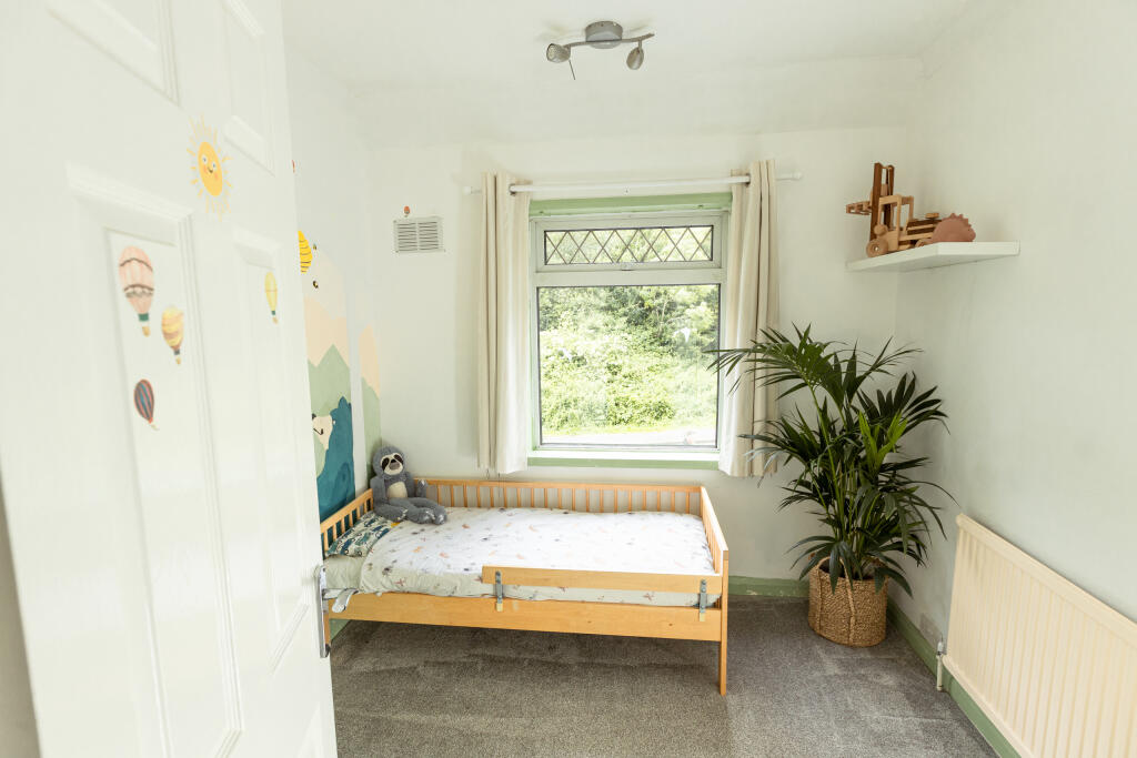 50MOORGROVE-BED SINGLE_1