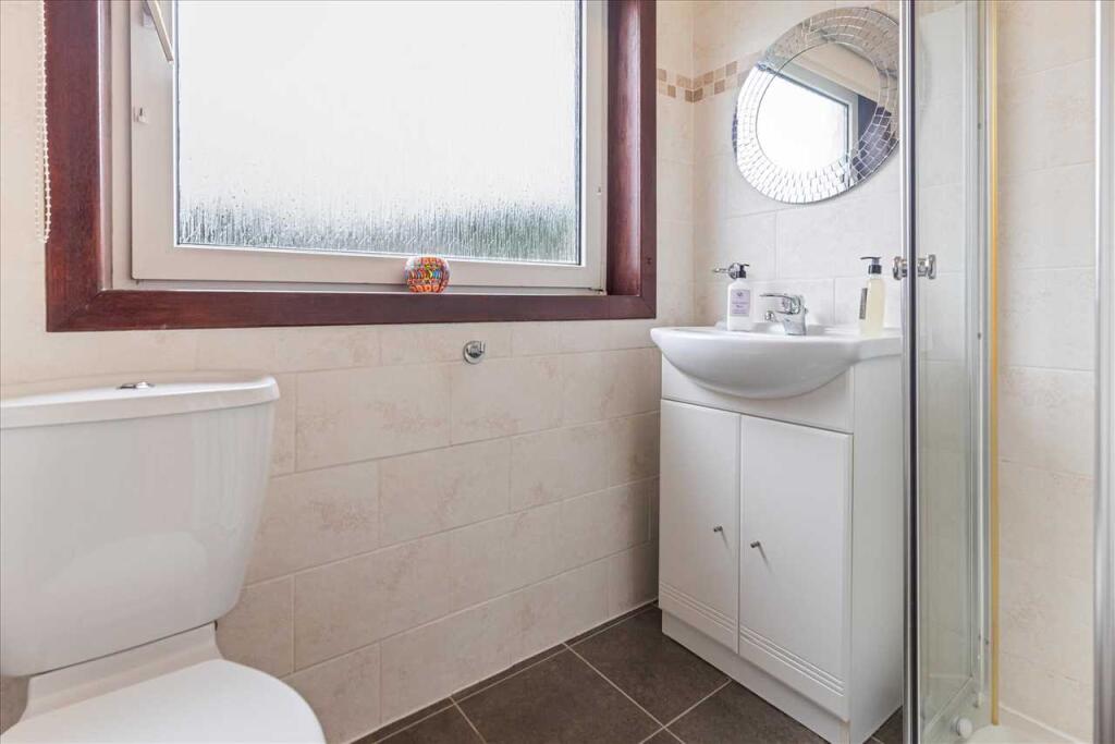 Shower Room (2)