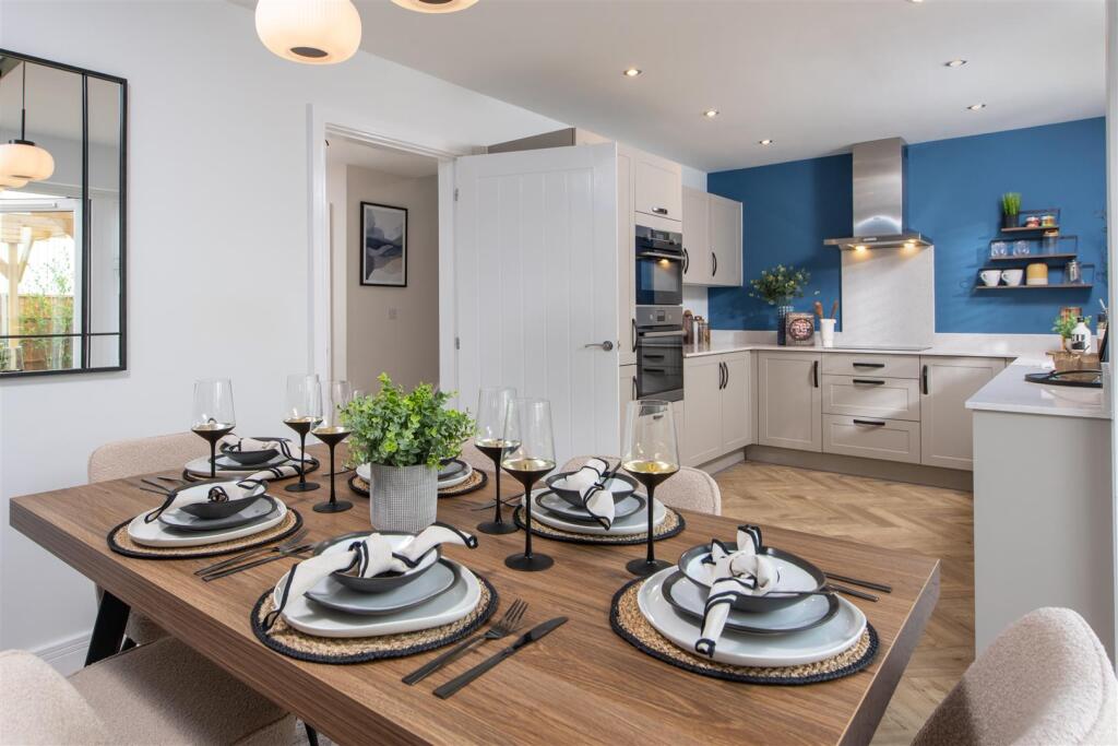 009 BellwayEC_TheFerns_Sculptor_Rooms.jpg