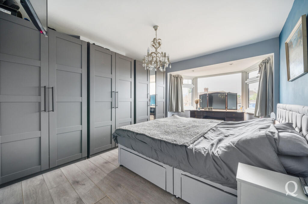 56b5b556-5331-400...