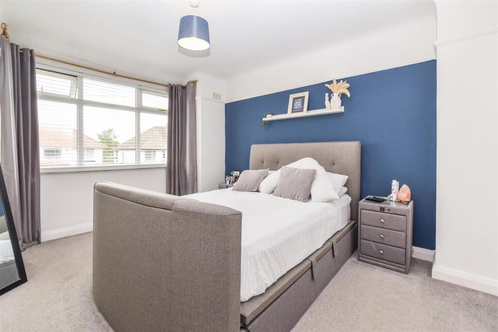 Constables - Circular Drive -1.jpg