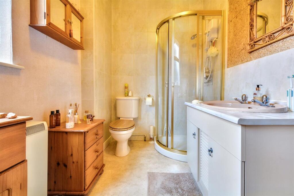 Shower Room_2.jpeg