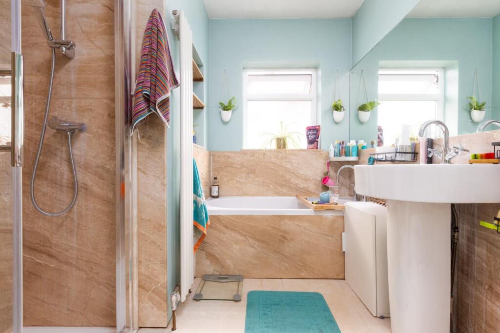 15 Guernsey Avenue, BS4-5.jpg