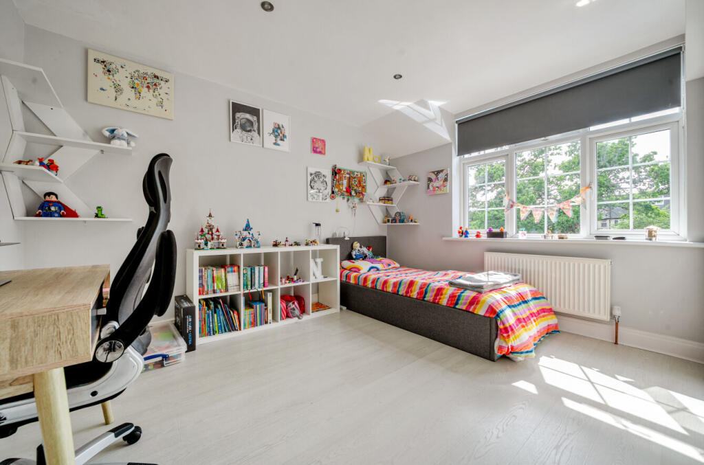 1309405-5-684995a...