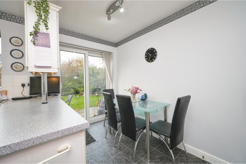 Kitchen/Breakfast