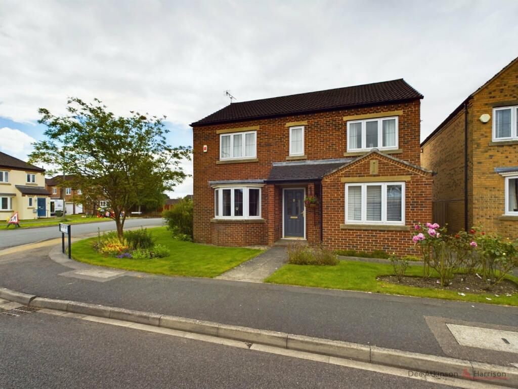 4 Bedroom Detached House - For Sale