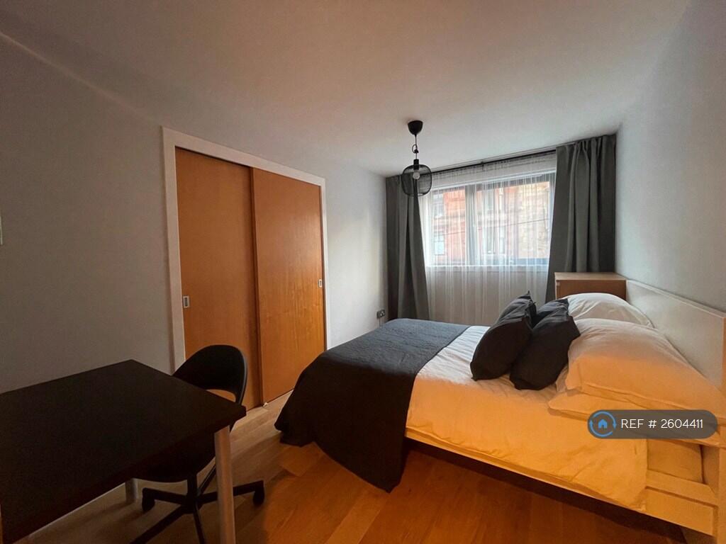 Bedroom 2.1