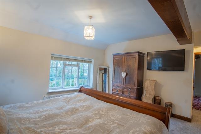 MAIN BEDROOM