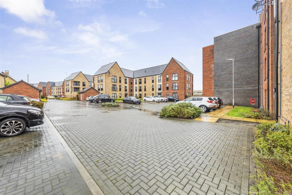 Flat14,327BarrosaWayWeb04.jpg