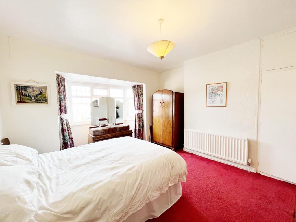 Bedrom 1 pic 1.jpg