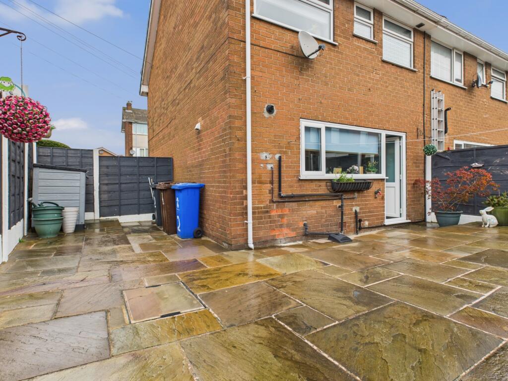 CAM03729G0-PR0156-STILL020